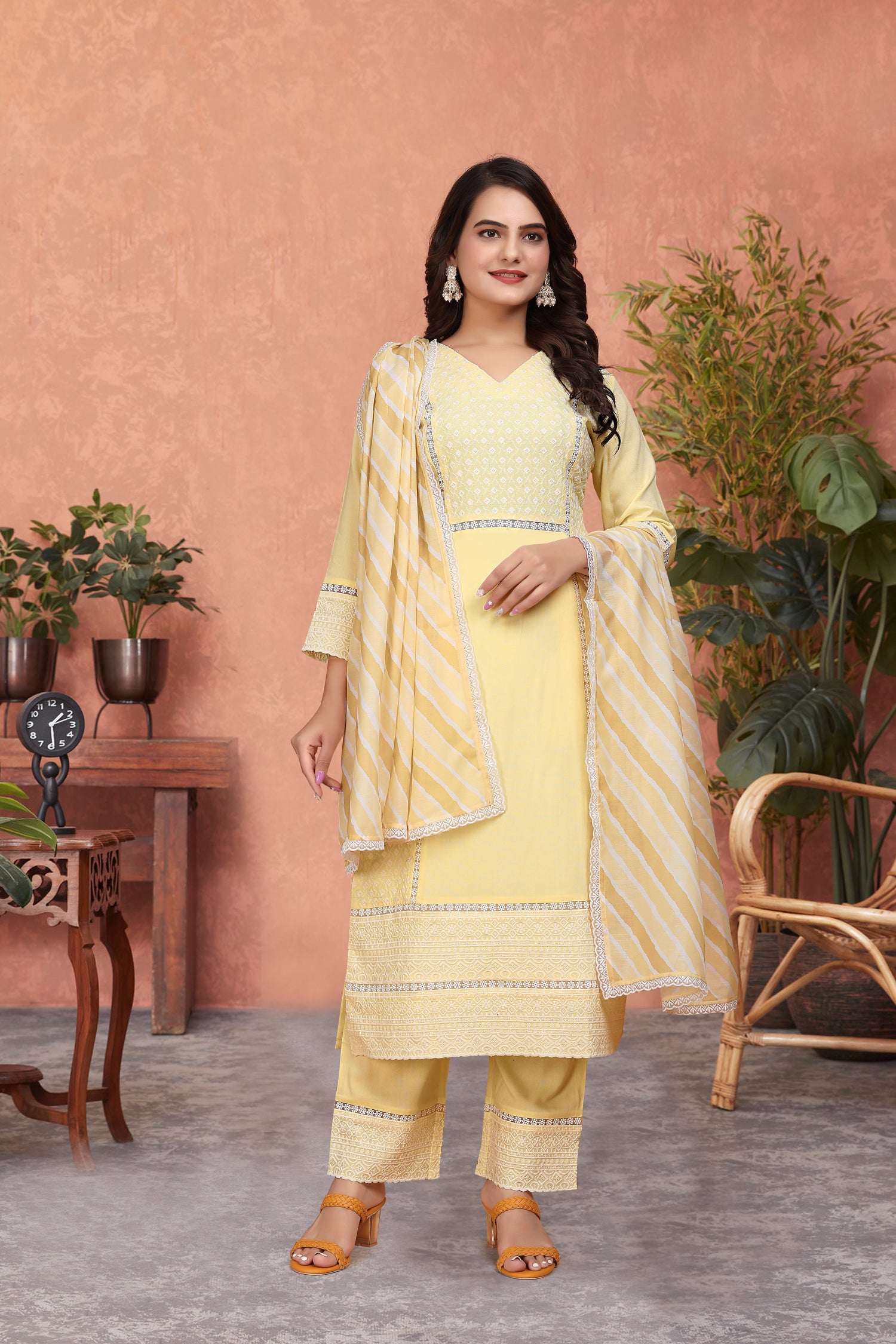 ROYAL AURA Suits