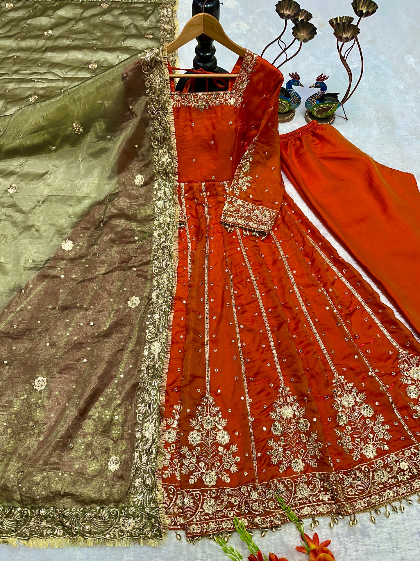 💥Silk Embroidered Anarkali Set💥