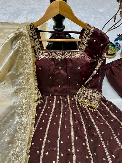 💥Silk Embroidered Anarkali Set💥