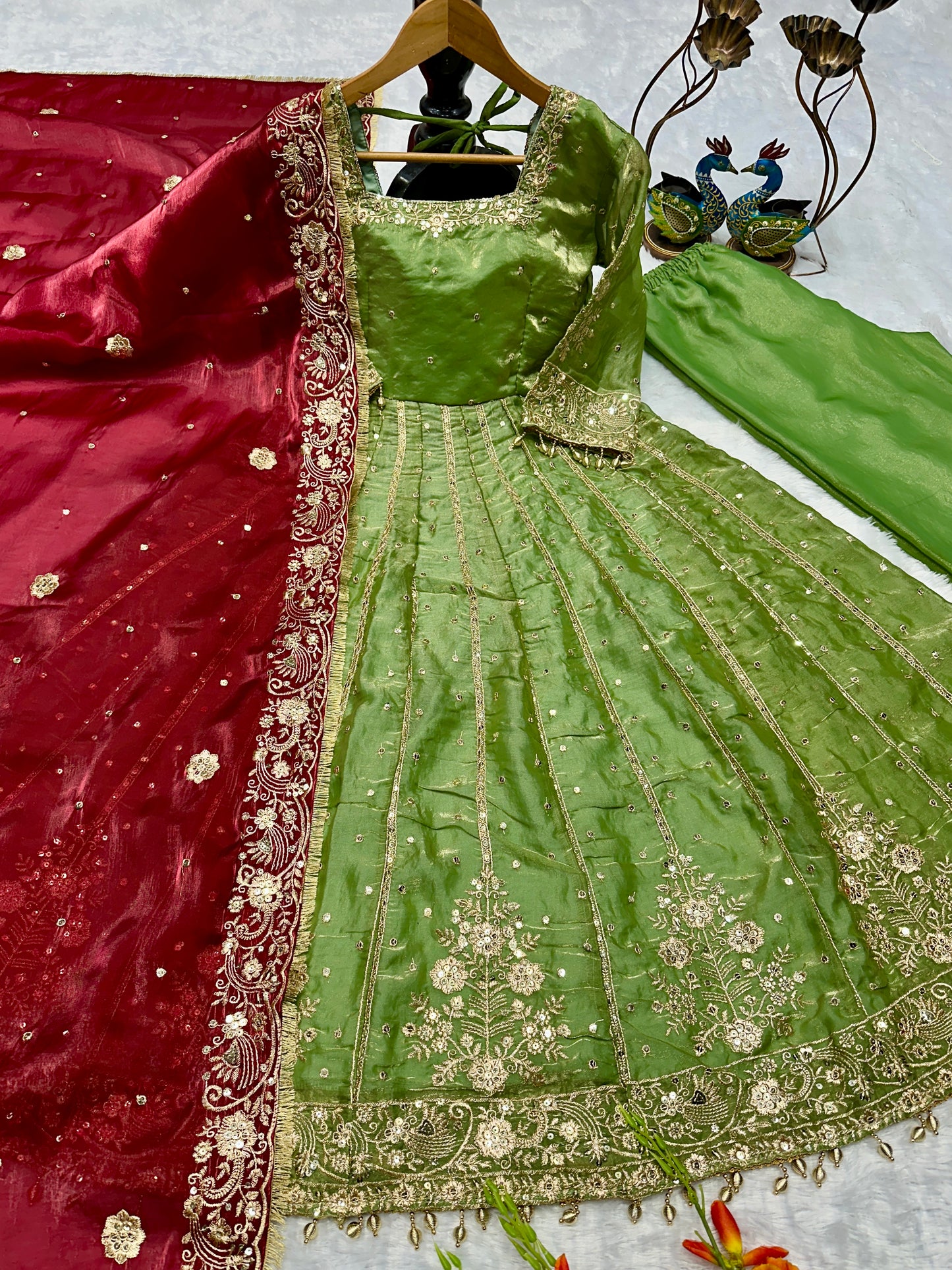💥Silk Embroidered Anarkali Set💥