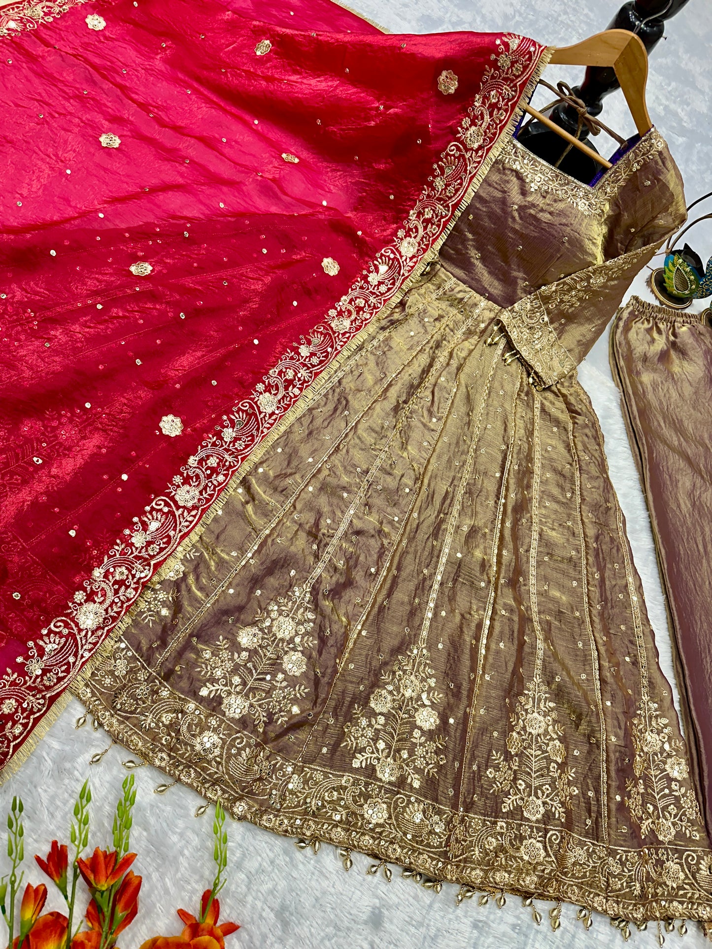 💥Silk Embroidered Anarkali Set💥