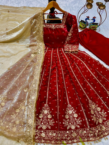 💥Silk Embroidered Anarkali Set💥