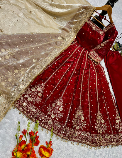 💥Silk Embroidered Anarkali Set💥