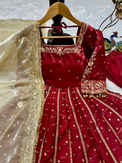 💥Silk Embroidered Anarkali Set💥