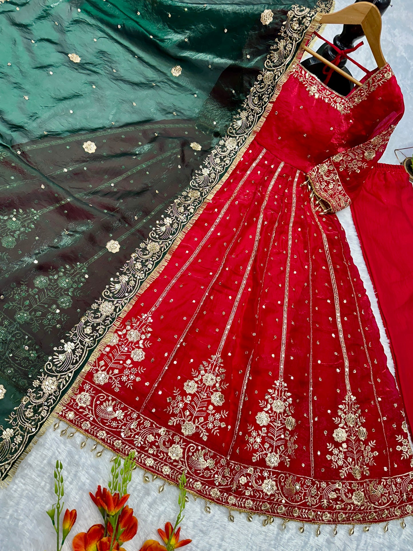 💥Silk Embroidered Anarkali Set💥