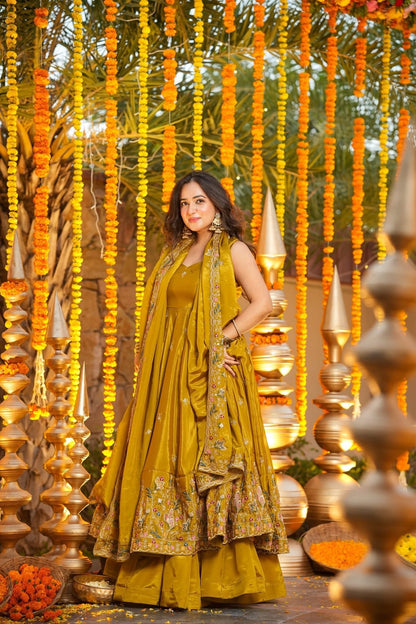 ✨ Maharani Luxe Silk Anarkali Suit Set ✨