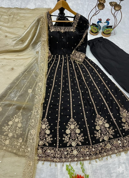 💥Silk Embroidered Anarkali Set💥