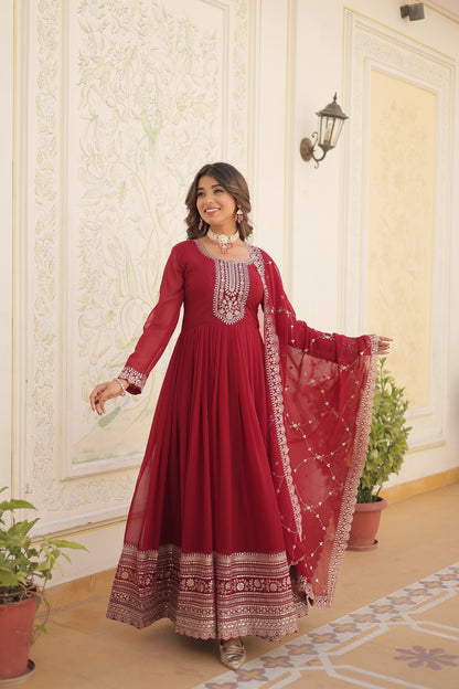 ✨ Royal Grace Embroidered Anarkali Set ✨