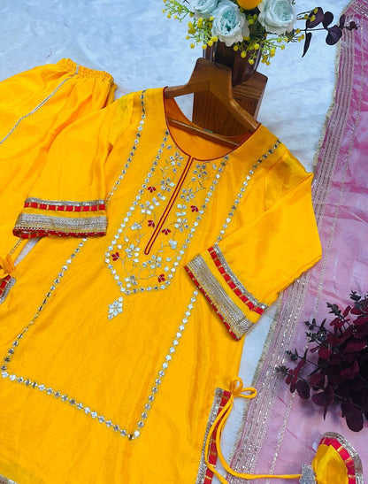 ✨ Maharani Noor Embroidered Sharara Suit Set ✨